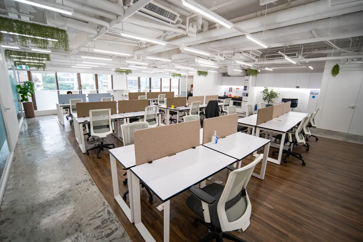 HTEBC Hot Desks at United Centre — photo 1
