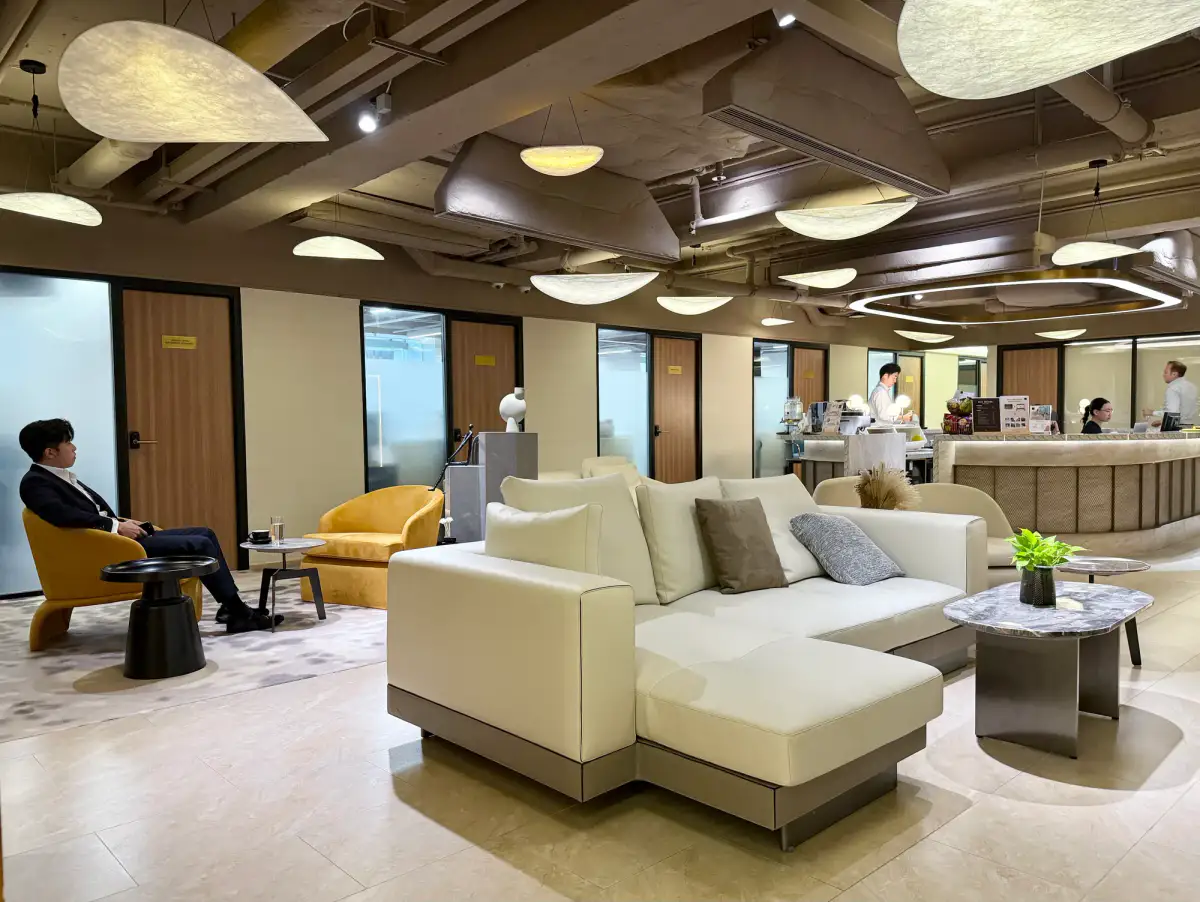Bela Coworking at New World Tower 1 — photo 1
