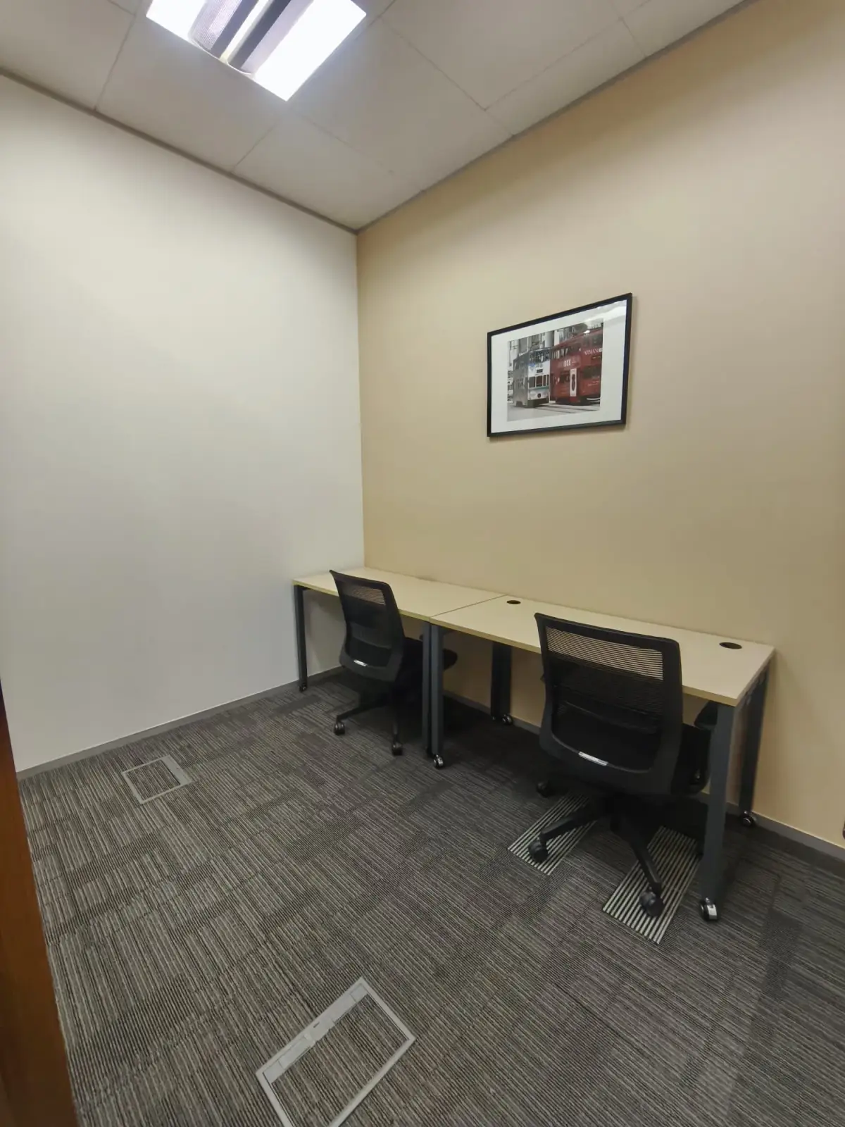 CK Office Suites 19F Private Offices at Cheung Kong Center — photo 1