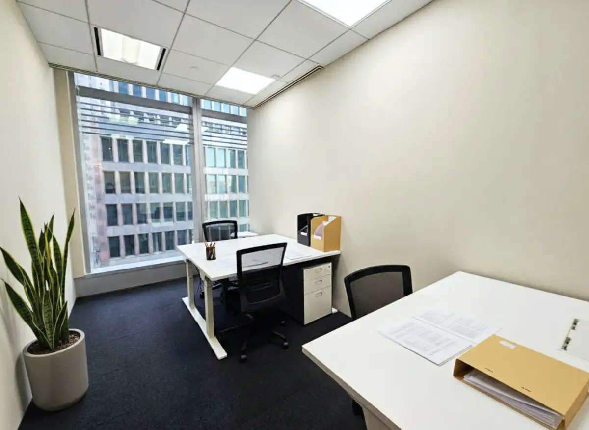 Excellent Global Business Center Private Offices at 33 Des Voeux Road Central — photo 1