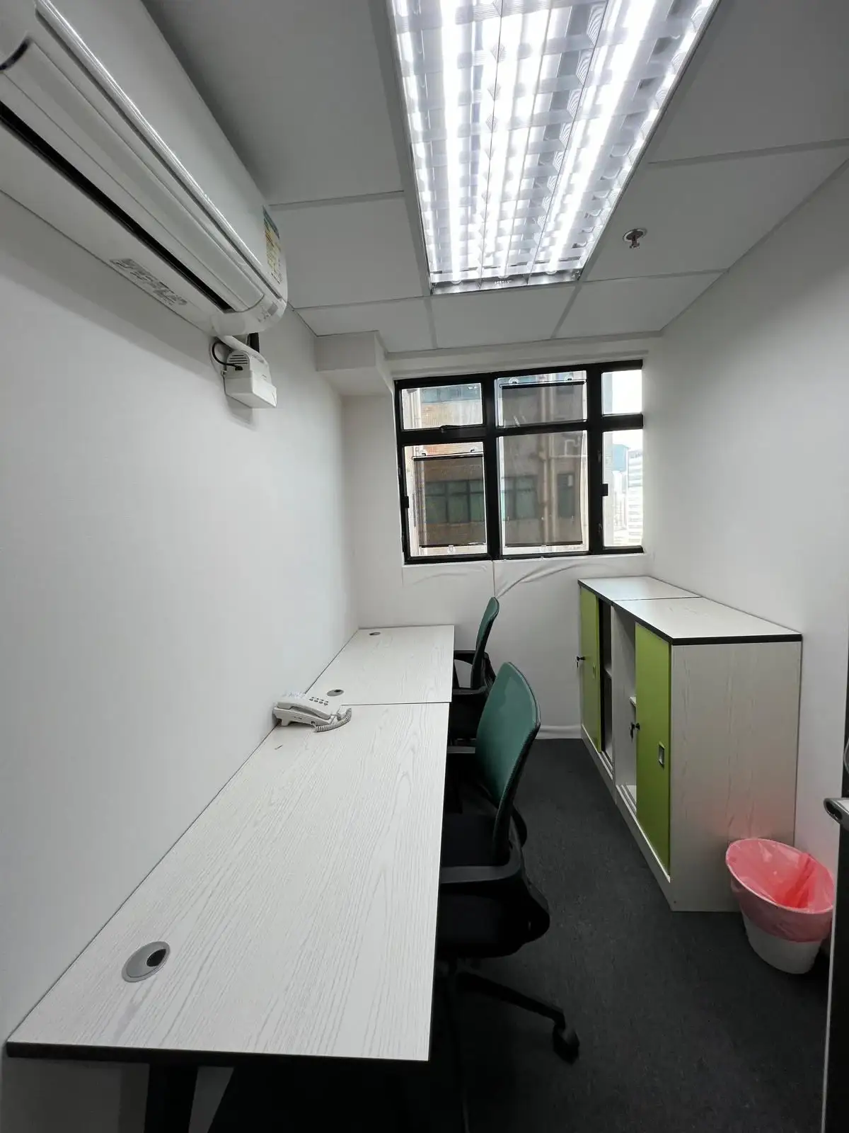 2-person window office at New Trend Centre — photo 1