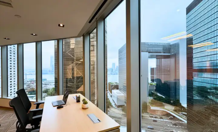 8-person window office at Lippo Centre
