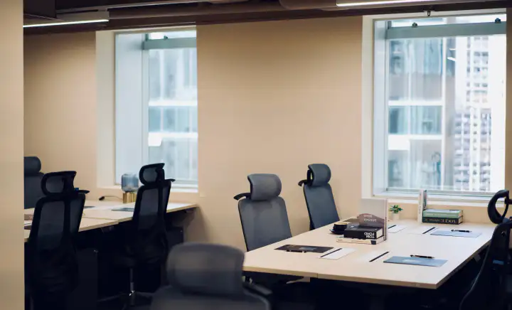 5-person internal office at New World Tower 1