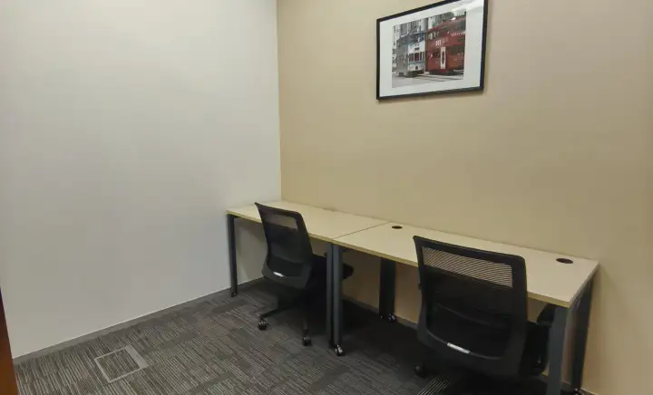 CK Office Suites 19F Private Offices at Cheung Kong Center