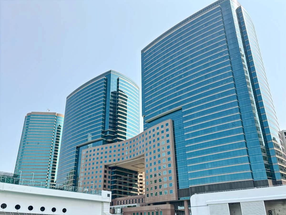 Signature at The Gateway Tower 5 — photo 2