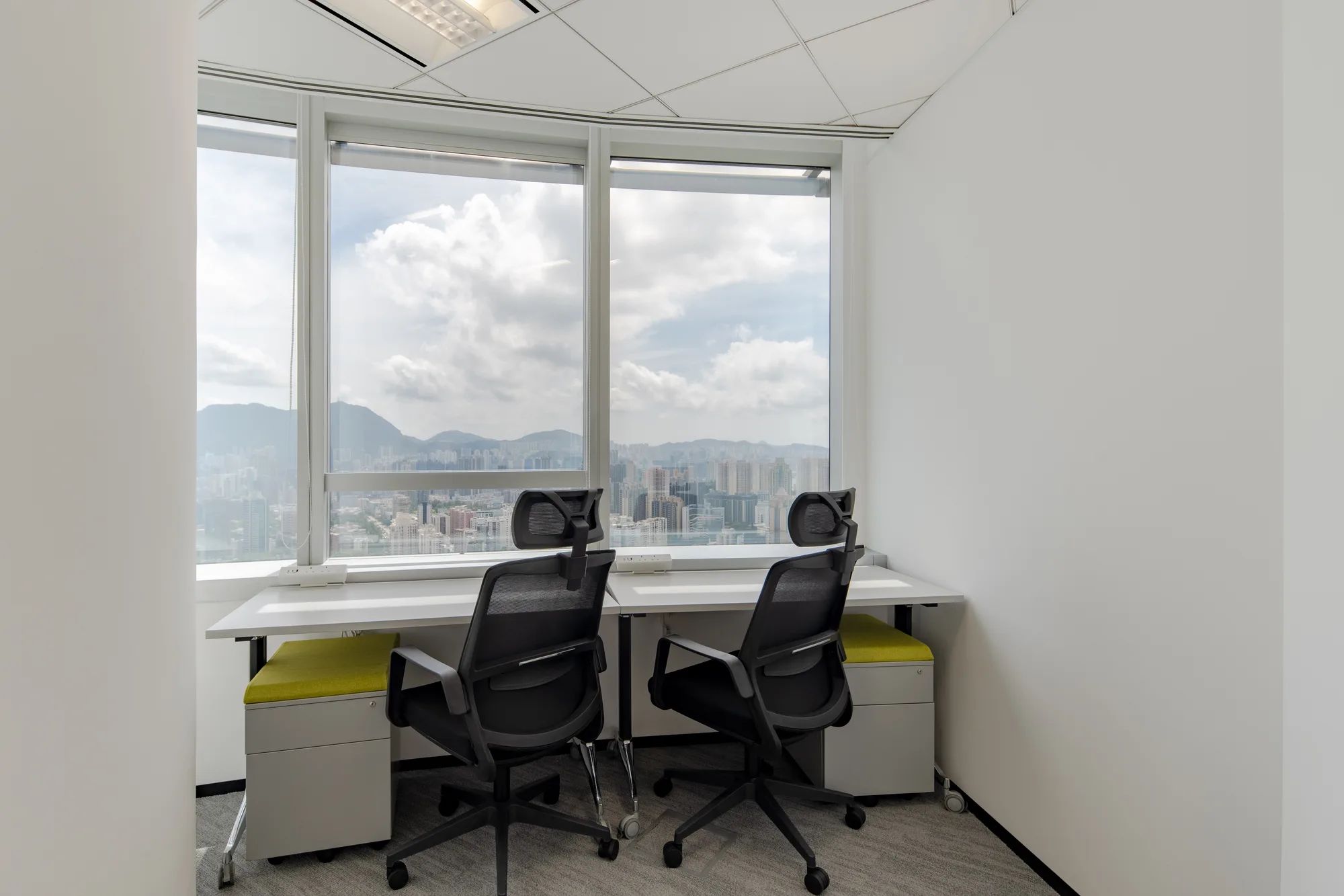 11-person private office on 48F at Langham Place Office Tower