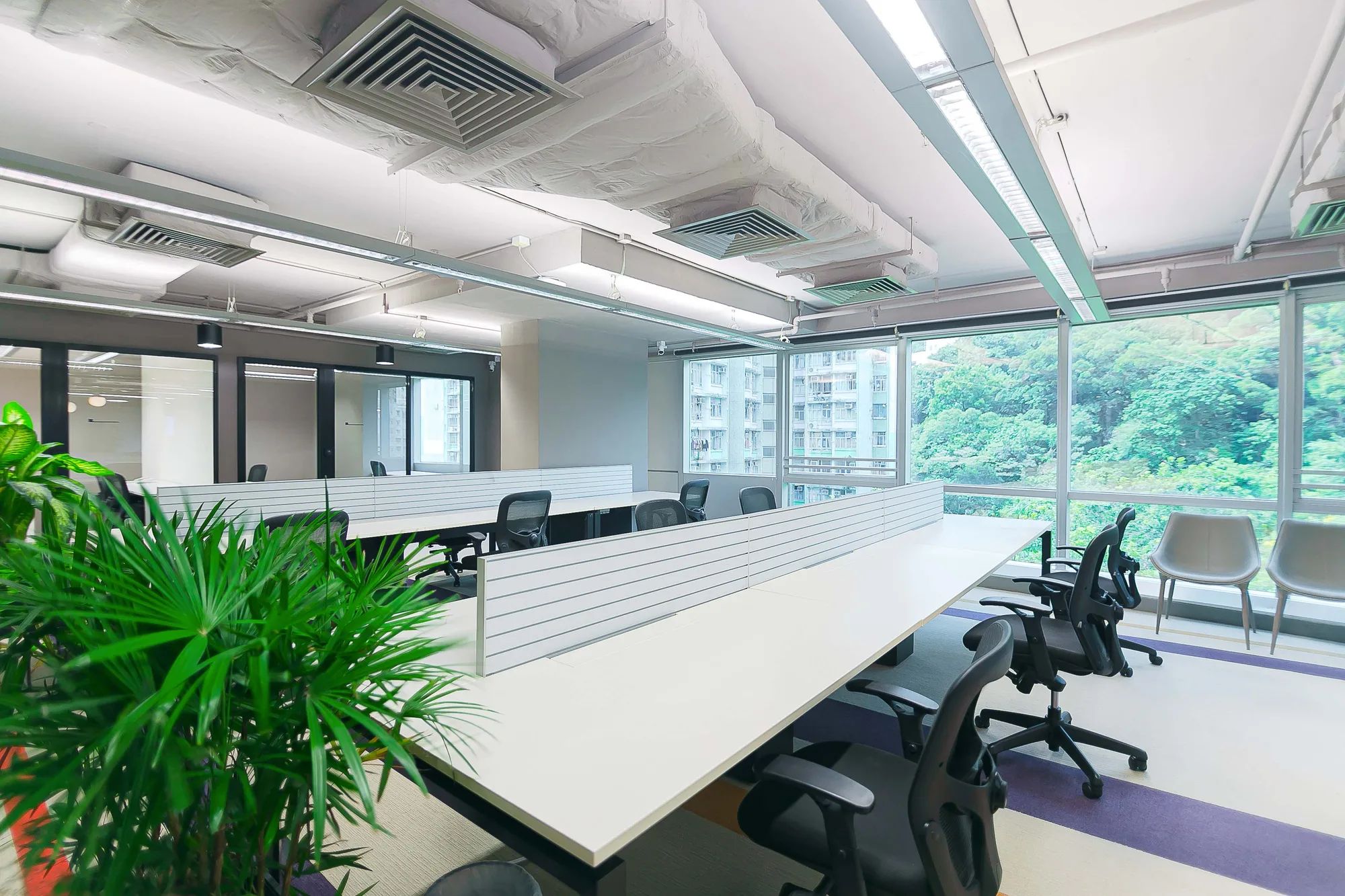 Ooosh Private Offices at Eastern Central Plaza — photo 2