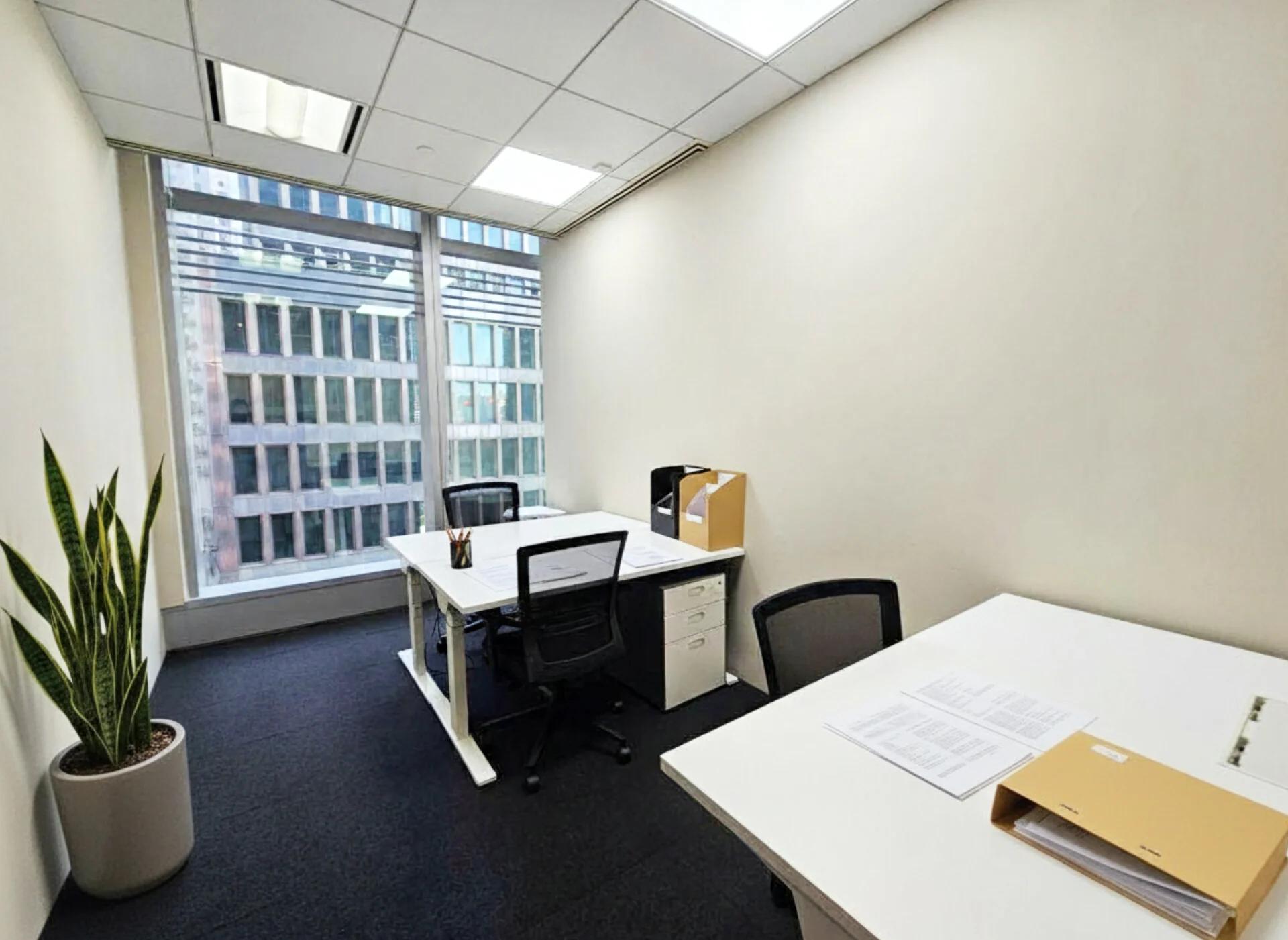 Excellent Global Business Center Private Offices at 33 Des Voeux Road Central