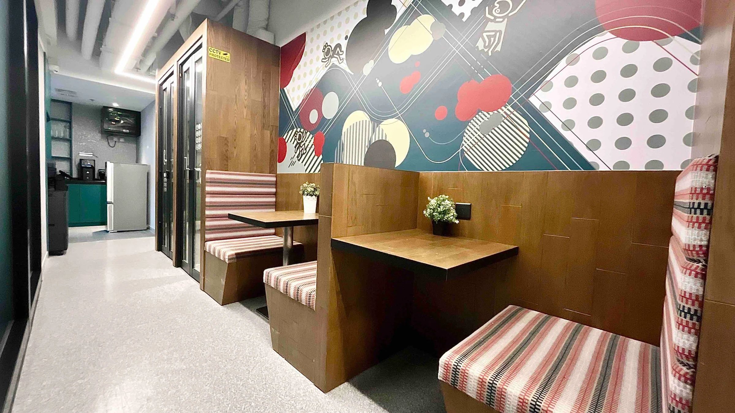 2-person serviced office at Bonham Majoris — photo 2