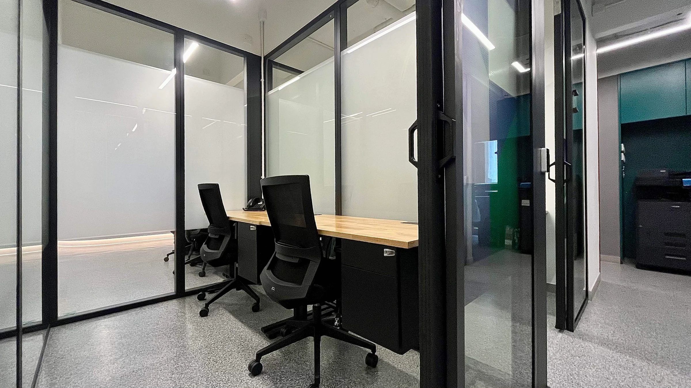 2-person serviced office at Bonham Majoris — photo 3